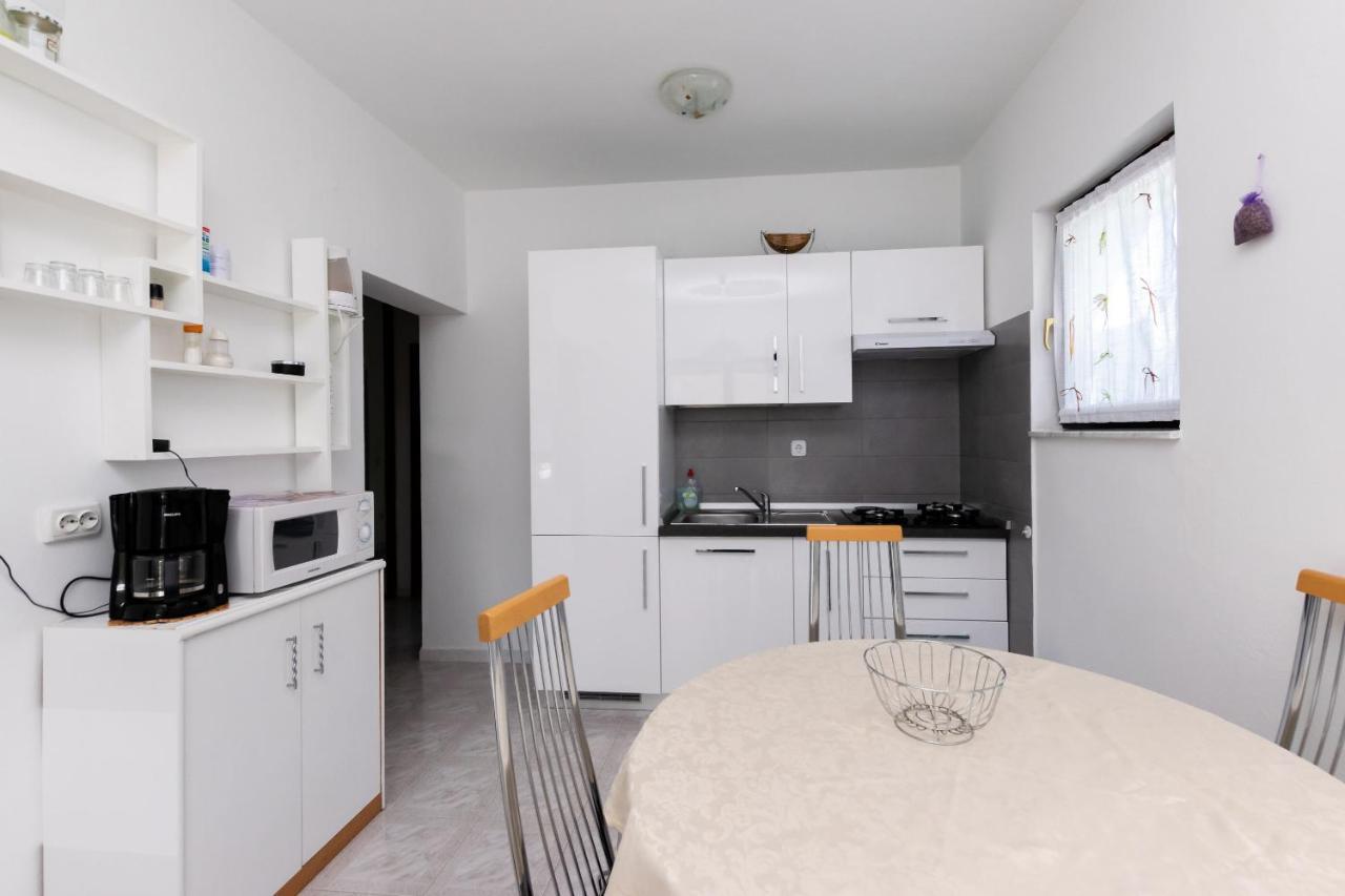 Apartments Anka Kampor Екстериор снимка