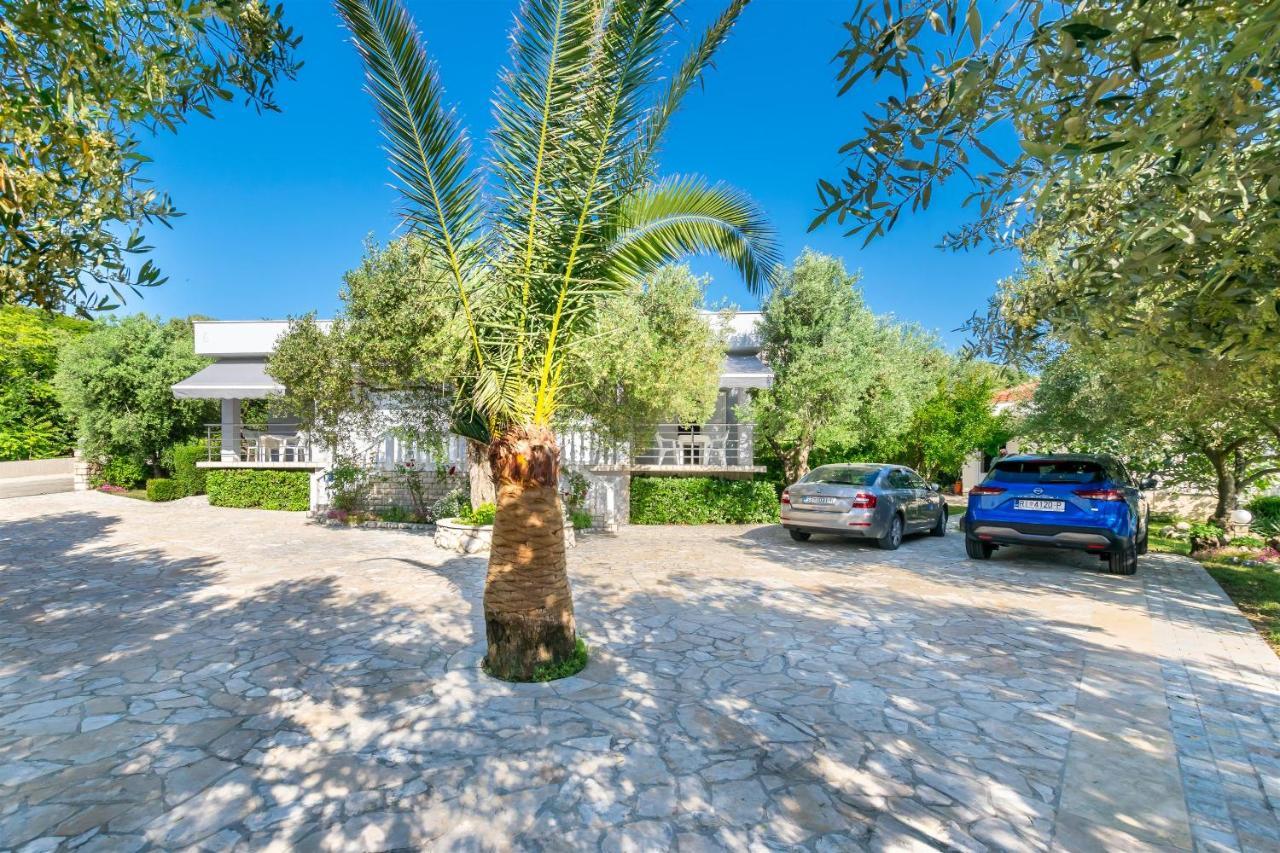 Apartments Anka Kampor Екстериор снимка