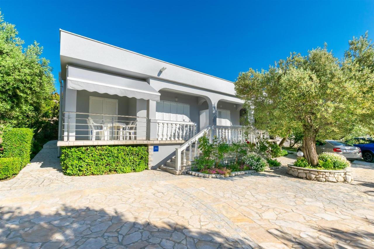 Apartments Anka Kampor Екстериор снимка