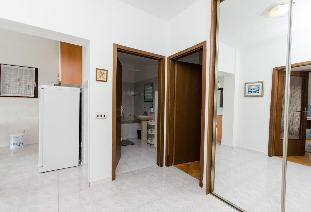 Apartments Anka Kampor Екстериор снимка