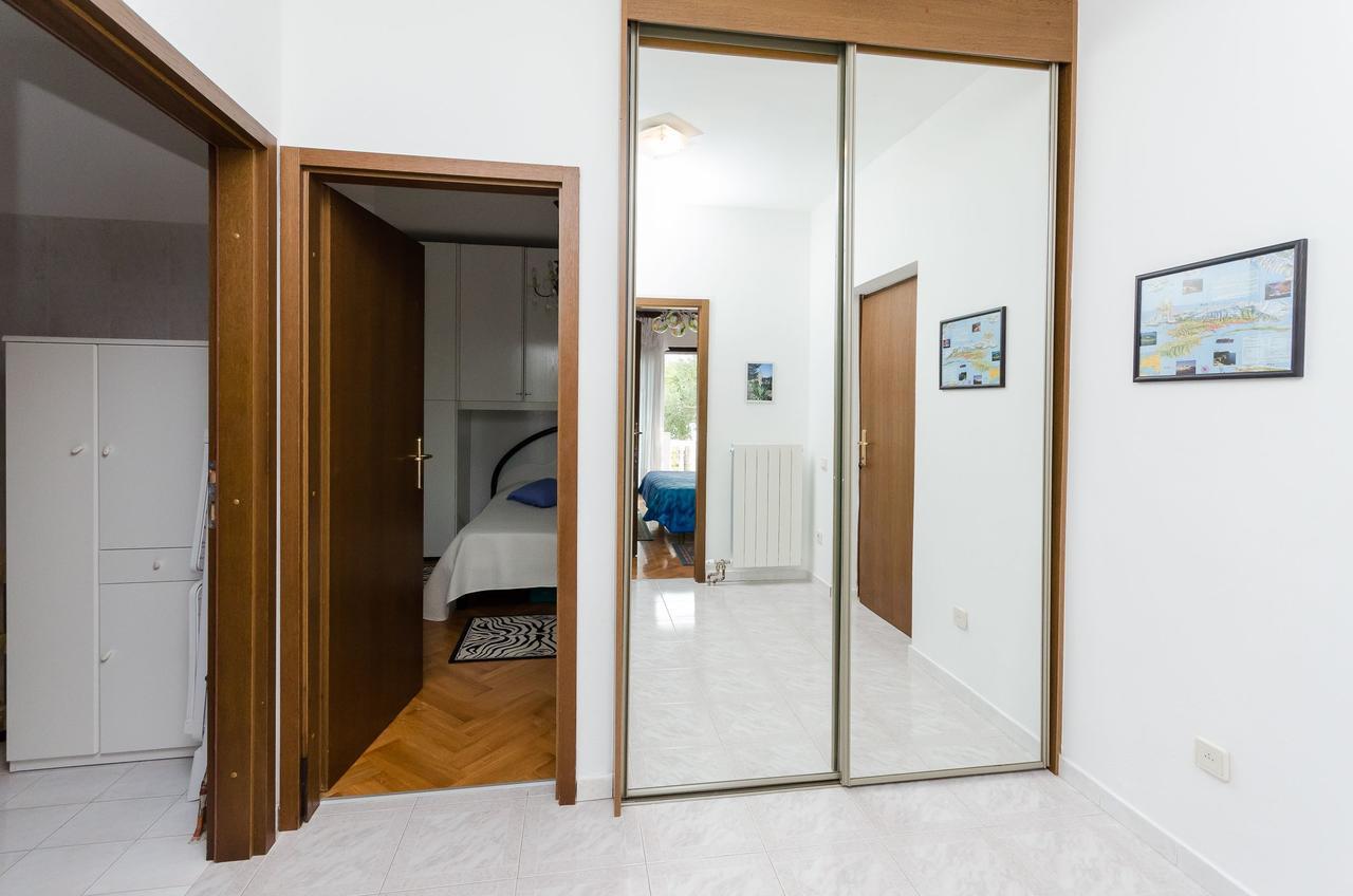 Apartments Anka Kampor Екстериор снимка
